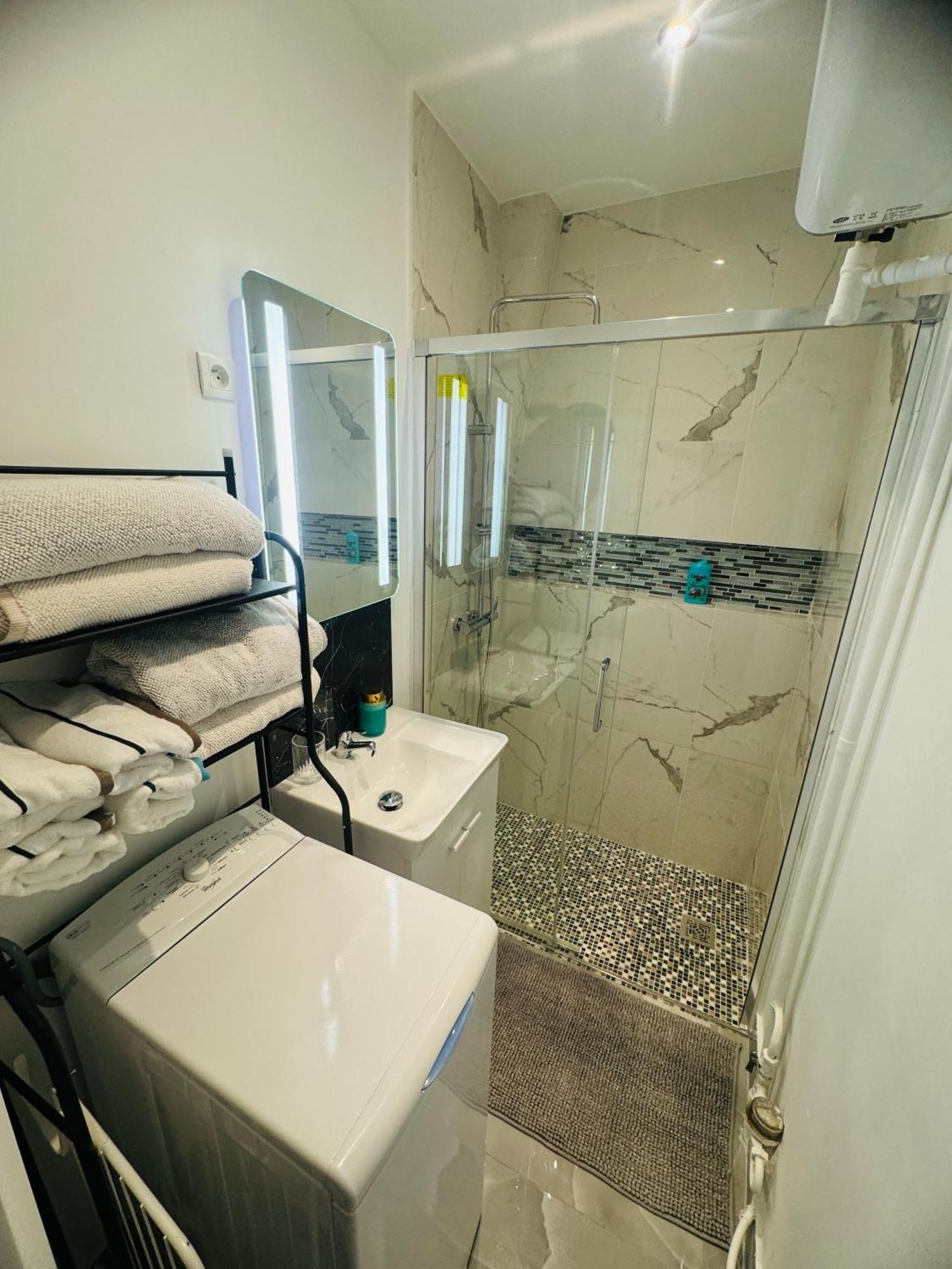 Charmante Appartement F2 Au Coeur De Paris 1Er Εξωτερικό φωτογραφία