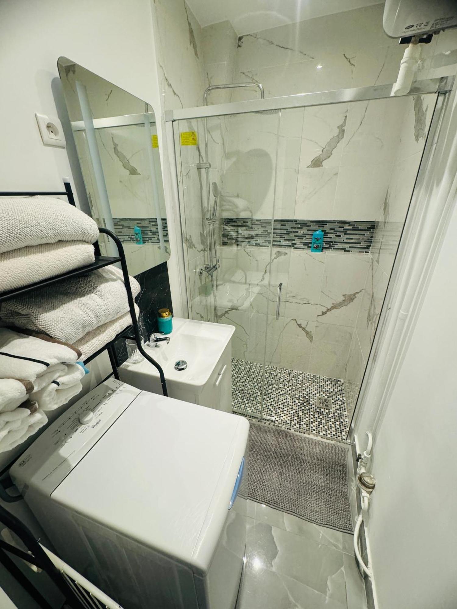 Charmante Appartement F2 Au Coeur De Paris 1Er Εξωτερικό φωτογραφία
